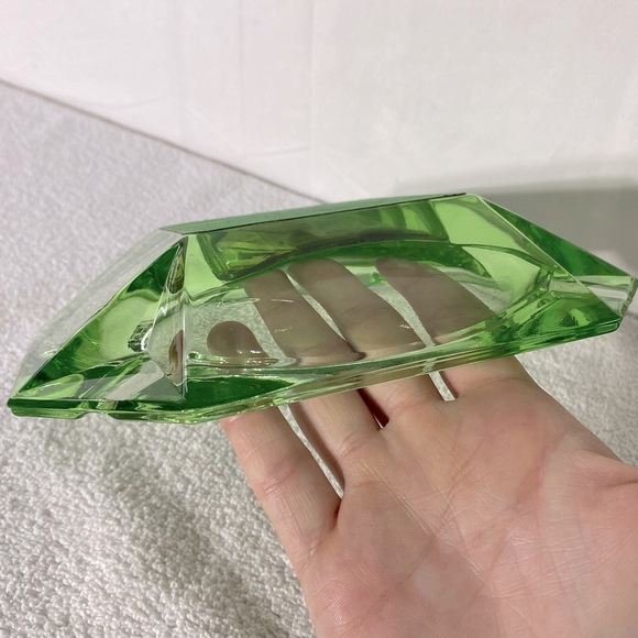 Vintage Skylon Niagara Falls Canada Large Cut Green Glass Ashtray Trinket Dish - Picture 11 of 12